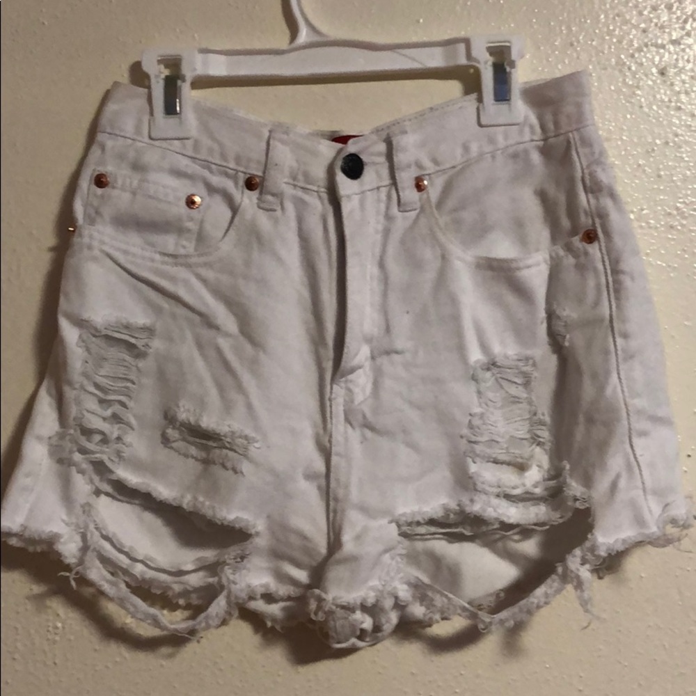 Signature 8 white shorts